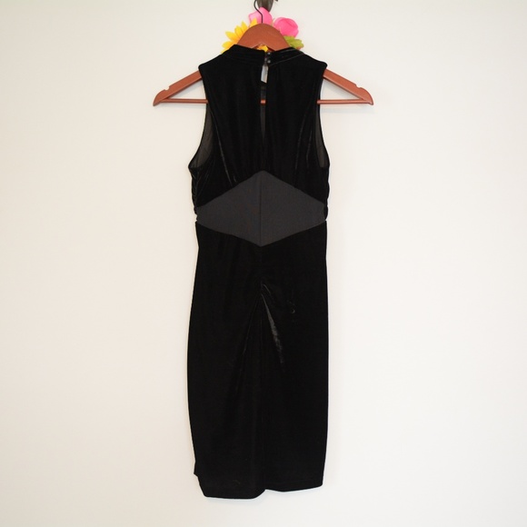 Emerald Sundae Dresses Von Maur Black Velvet Cocktail Dress Short S